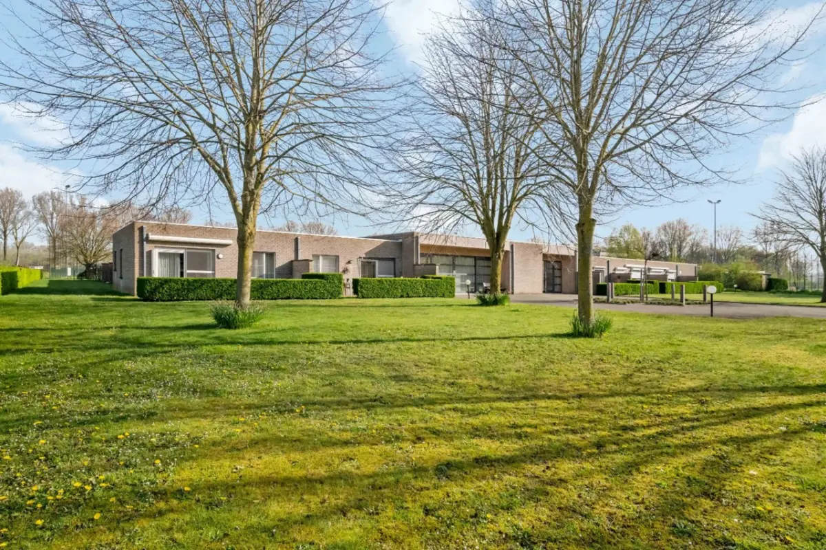 Appartementsgebouw te  koop in Sint-Kruis 8310 169000.00€ 1 slaapkamers m² - Zoekertje 739619