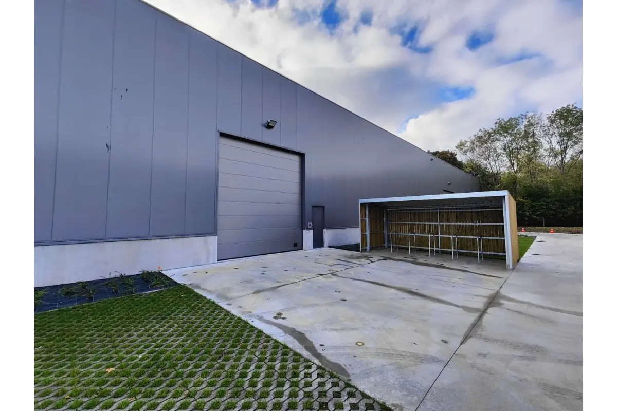 Handelszaak te  koop in Brugge 8000 597500.00€  slaapkamers 411.00m² - Zoekertje 739890