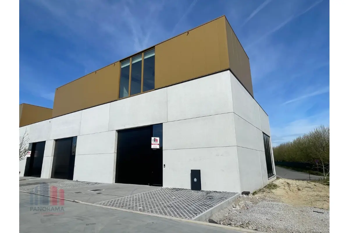 Handelszaak te  huur in Roeselare 8800 1900.00€  slaapkamers 262.00m² - Zoekertje 739928