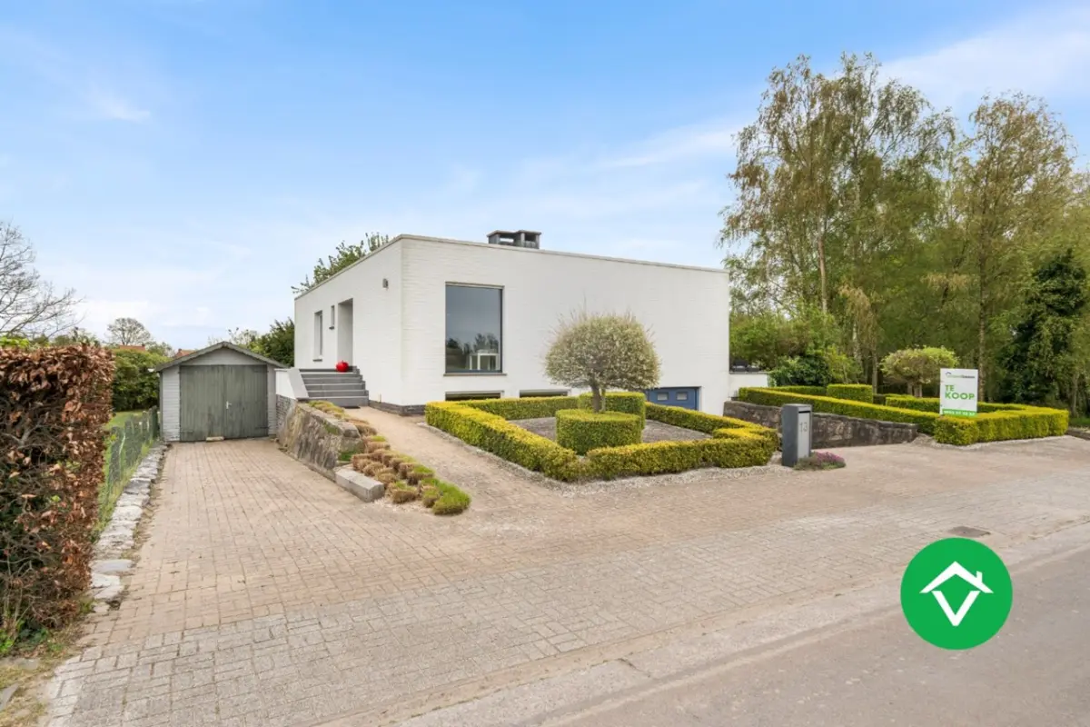 Huis te  koop in Torhout 8820 438000.00€ 3 slaapkamers 291.00m² - Zoekertje 740454