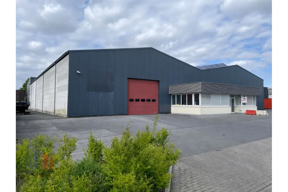 Handelszaak te  huur in Meulebeke 8760 3150.00€  slaapkamers 1195.00m² - Zoekertje 740814