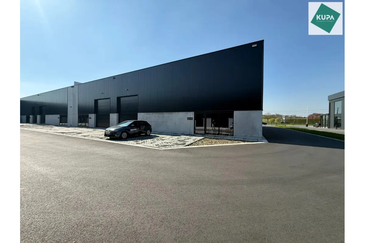 Handelszaak te  koop in Hooglede 8830 482760.00€  slaapkamers 324.00m² - Zoekertje 740593