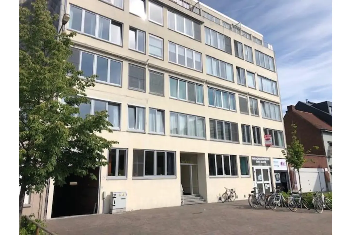 Appartement te  huur in Kortrijk 8500 725.00€ 2 slaapkamers 100.00m² - Zoekertje 741273