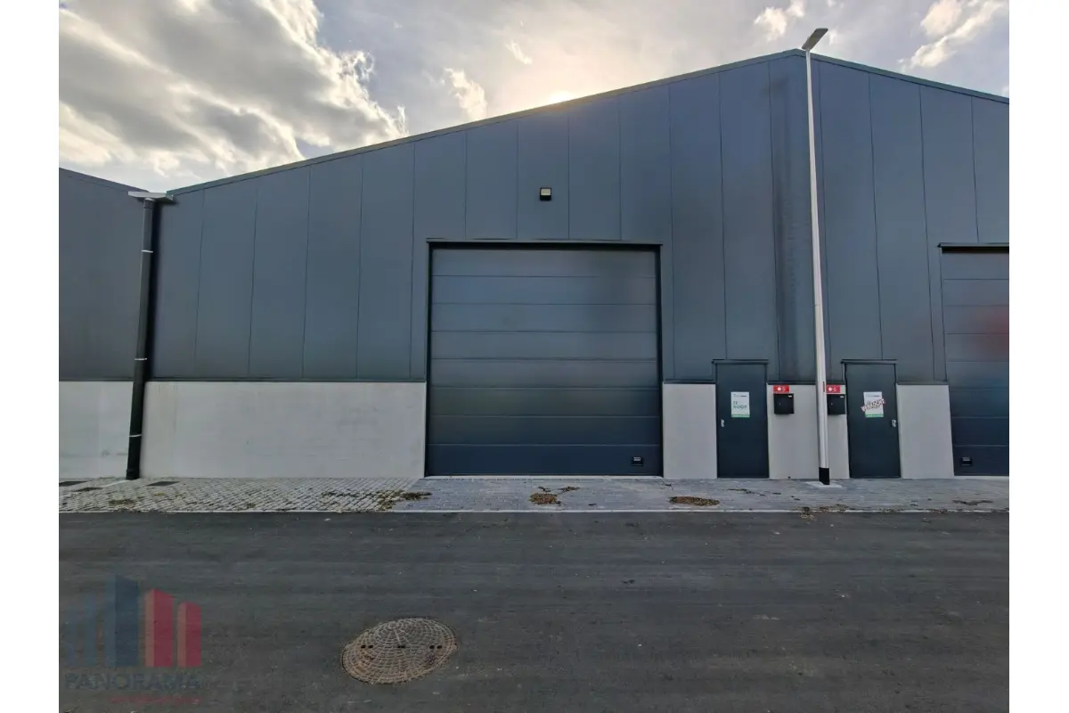 Handelszaak te  koop in Kortemark 8610 369798.00€  slaapkamers 379.00m² - Zoekertje 742357