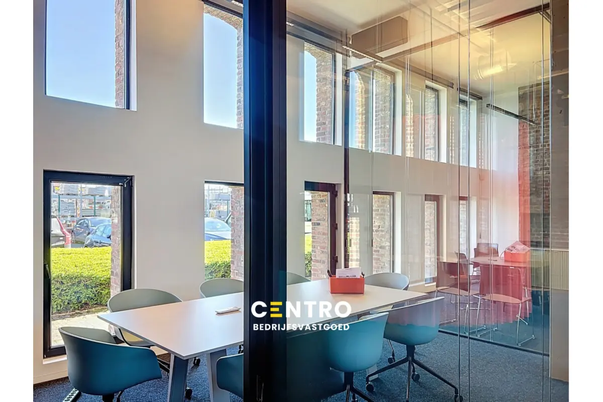 Handelszaak te  huur in Kortrijk 8500 0.00€  slaapkamers 178.75m² - Zoekertje 743408
