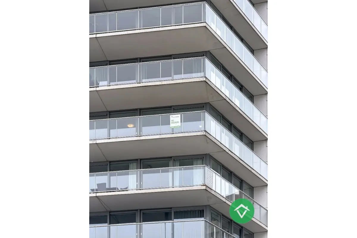 Appartement te  huur in Oostende 8400 1075.00€ 2 slaapkamers m² - Zoekertje 743025