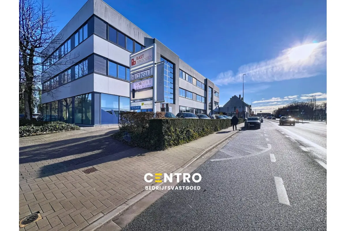 Handelszaak te  huur in Kortrijk 8500 1450.00€  slaapkamers 175.00m² - Zoekertje 743405