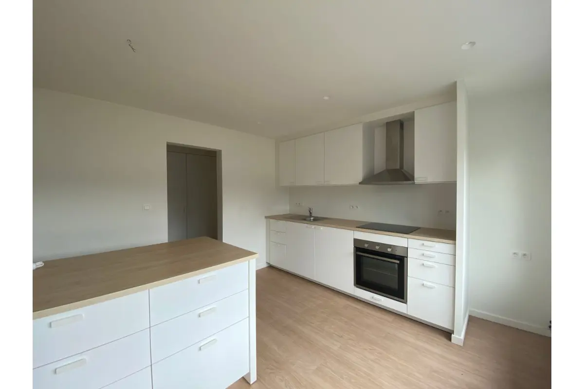 Appartement te  huur in Oostende 8400 695.00€ 2 slaapkamers 83.60m² - Zoekertje 743314