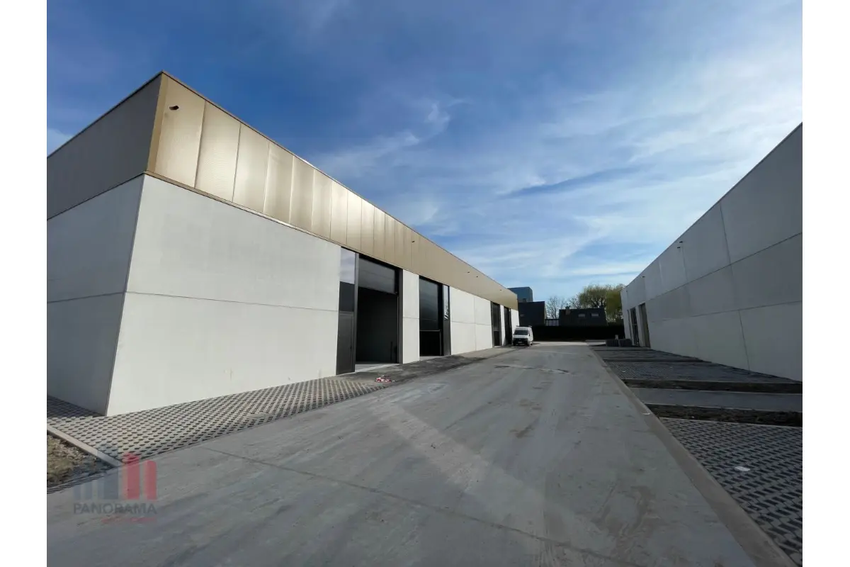 Handelszaak te  huur in Roeselare 8800 957.00€  slaapkamers 164.00m² - Zoekertje 744257