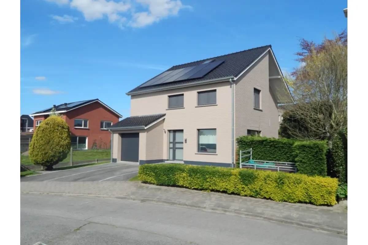 Huis te  koop in Hooglede 8830 395000.00€ 4 slaapkamers 189.00m² - Zoekertje 746104