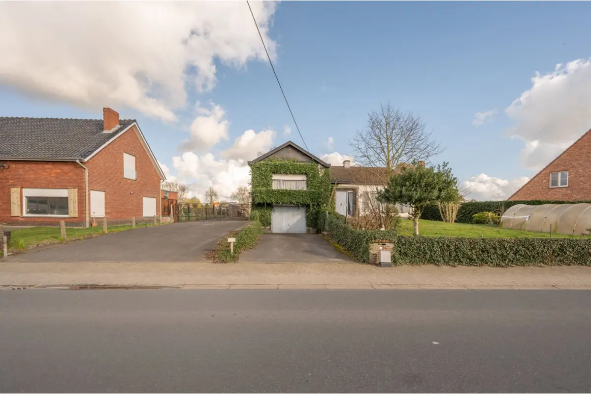 Mixgebouw te  koop in Ruddervoorde 8020 398000.00€  slaapkamers 150.00m² - Zoekertje 746101