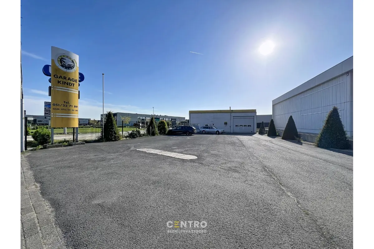 Handelszaak te  koop in Roeselare 8800 550000.00€ 1 slaapkamers 460.00m² - Zoekertje 745991