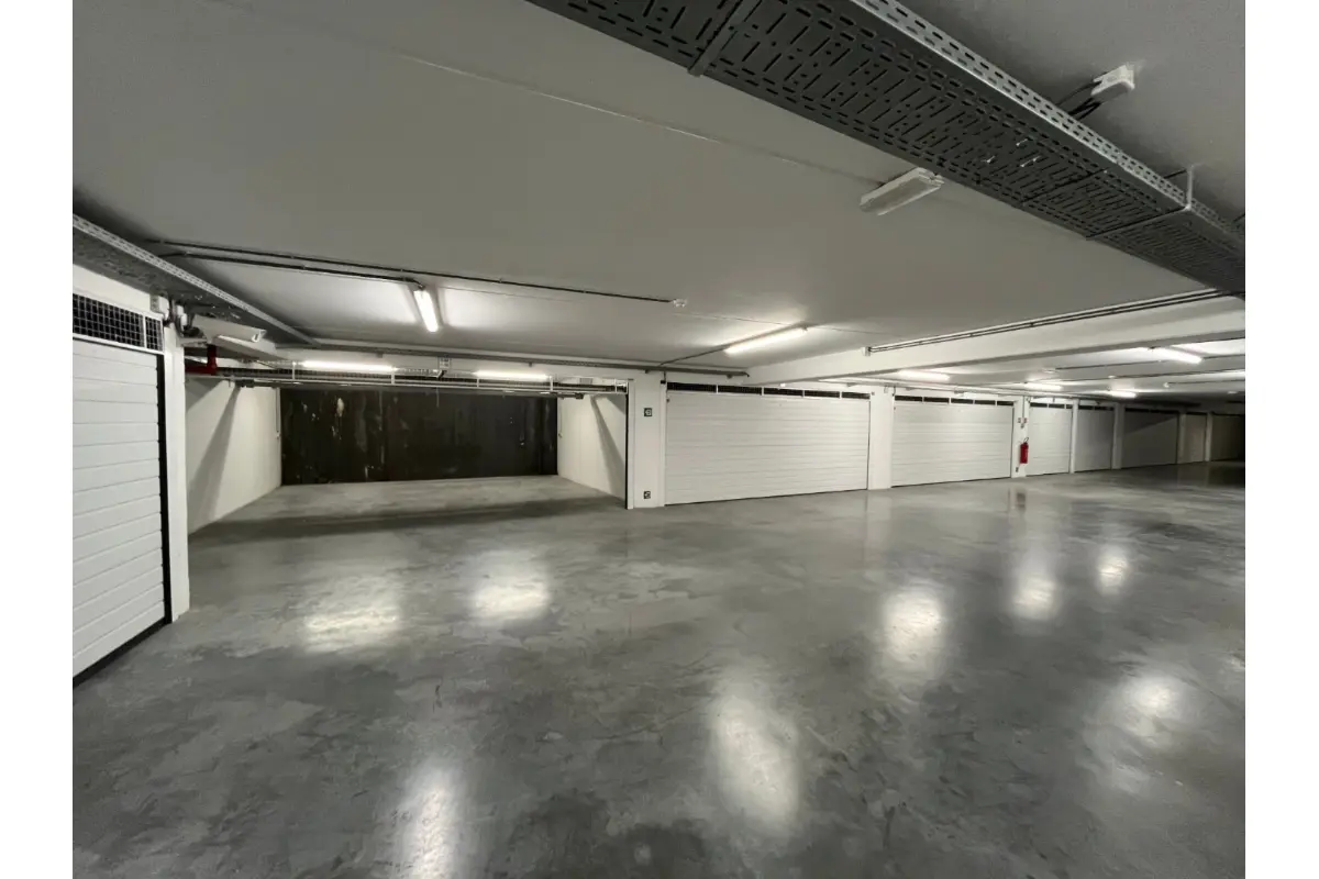 Parking & garage te  koop in Knokke 8300 170000.00€  slaapkamers m² - Zoekertje 746106
