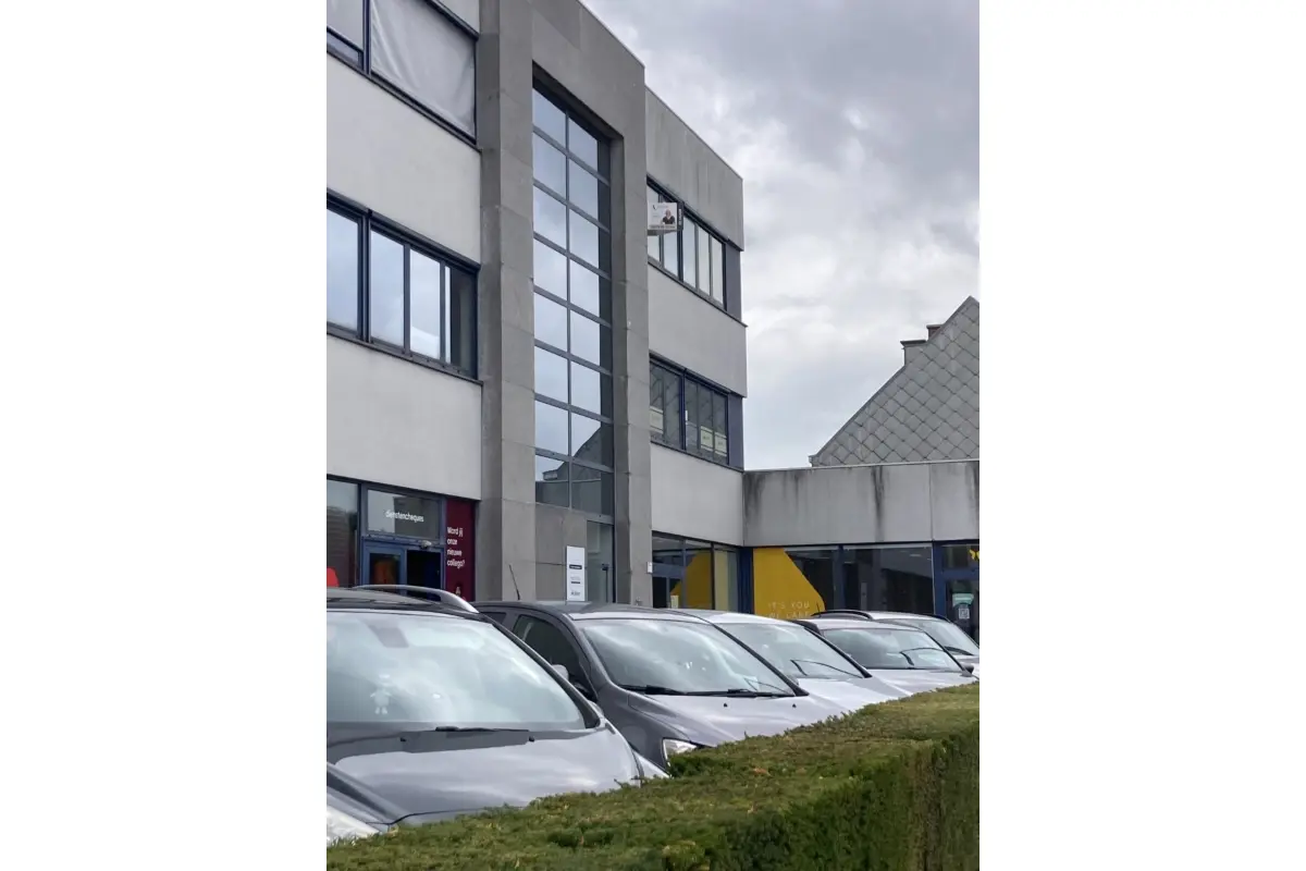 Handelszaak te  huur in Kortrijk 8500 1450.00€  slaapkamers 175.00m² - Zoekertje 747613