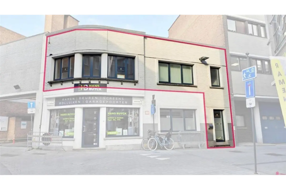 Handelszaak te  huur in Kortrijk 8500 550.00€  slaapkamers m² - Zoekertje 748206