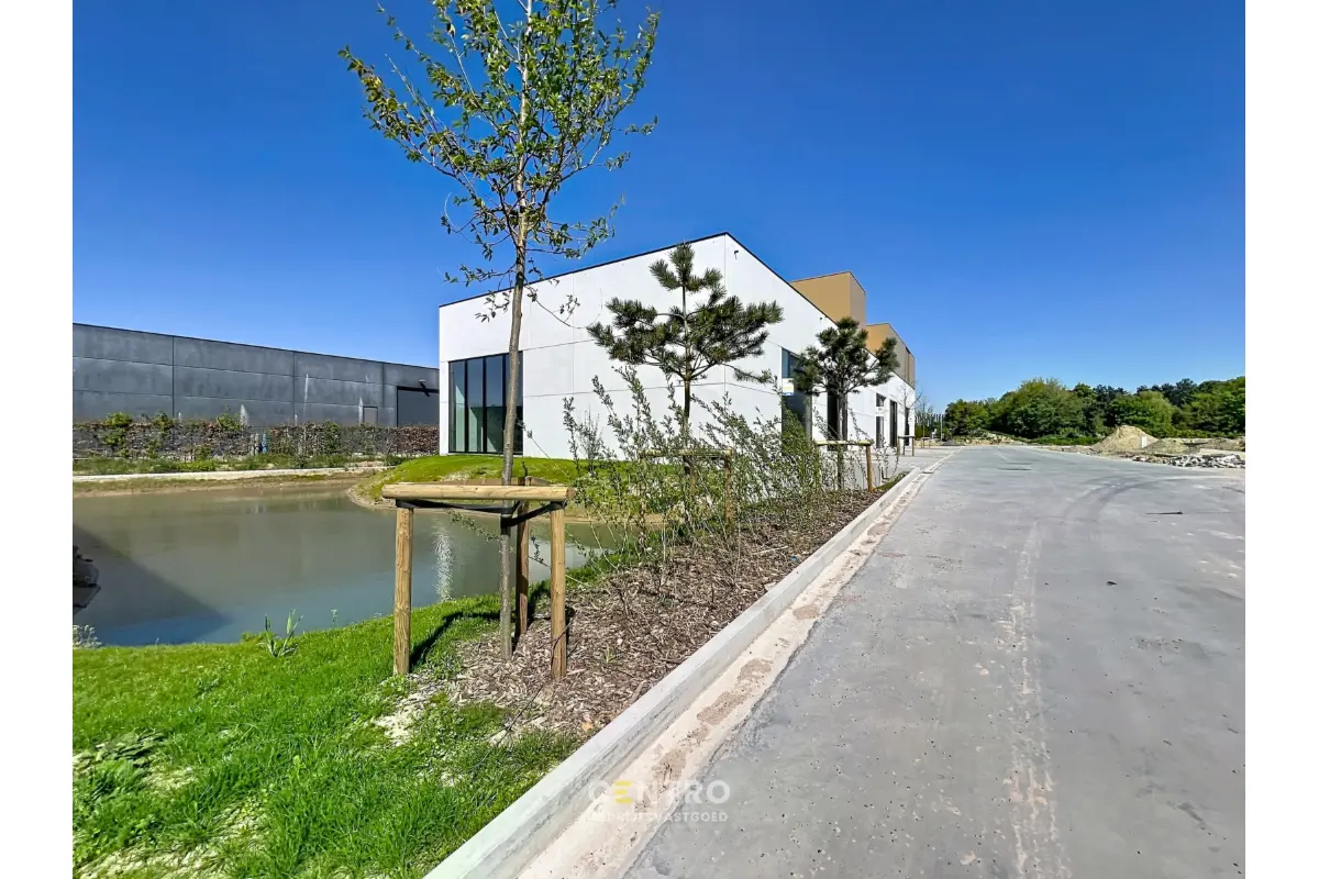 Handelszaak te  koop in Roeselare 8800 0.00€  slaapkamers 262.00m² - Zoekertje 748219