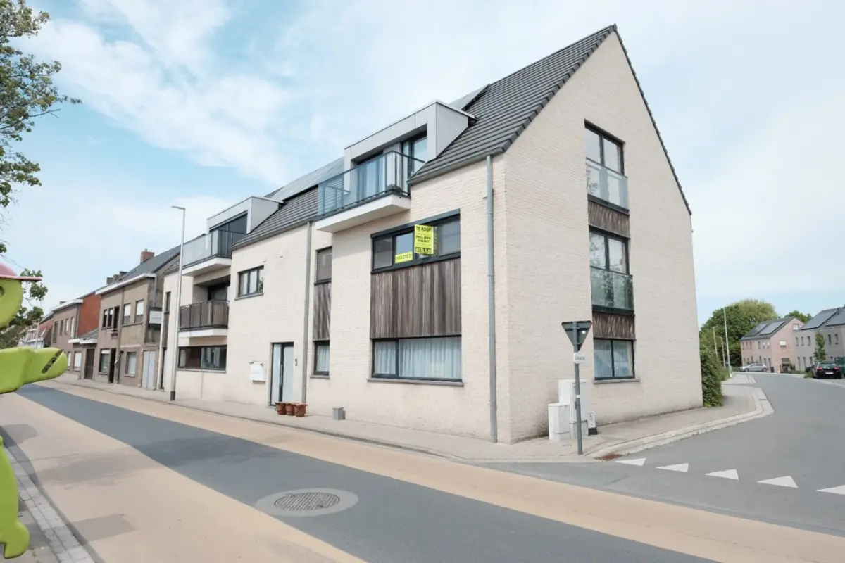 Appartement te  koop in Hooglede 8830 0.00€ 2 slaapkamers 90.00m² - Zoekertje 747995