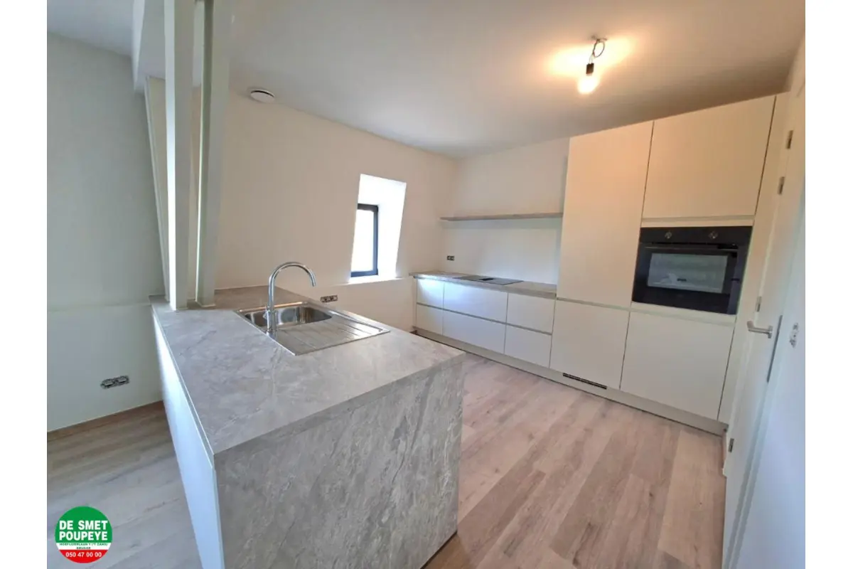 Appartement te  huur in Sint-Kruis 8310 1150.00€ 3 slaapkamers m² - Zoekertje 748991