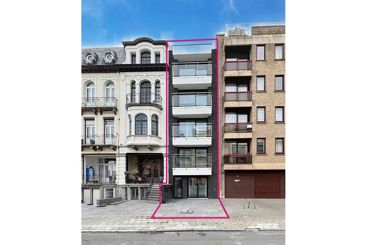 Appartementsgebouw te  koop in De Haan 8420 1215000.00€  slaapkamers m² - Zoekertje 750207