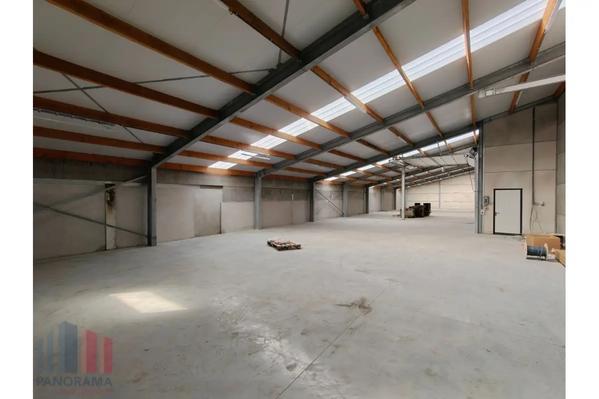 Handelszaak te  huur in Zedelgem 8210 1250.00€  slaapkamers 488.00m² - Zoekertje 750361