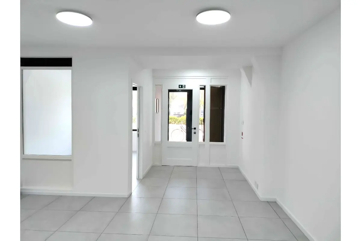 Handelszaak te  koop in Bredene 8450 176000.00€  slaapkamers m² - Zoekertje 749628