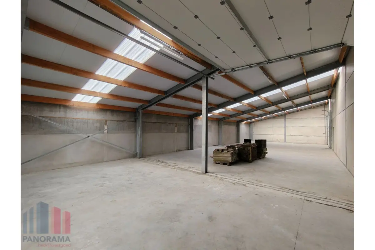 Handelszaak te  huur in Zedelgem 8210 1250.00€  slaapkamers 488.00m² - Zoekertje 750362