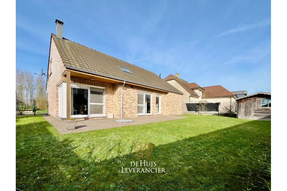 Huis te  koop in Nieuwpoort 8620 690000.00€ 2 slaapkamers 237.00m² - Zoekertje 751045