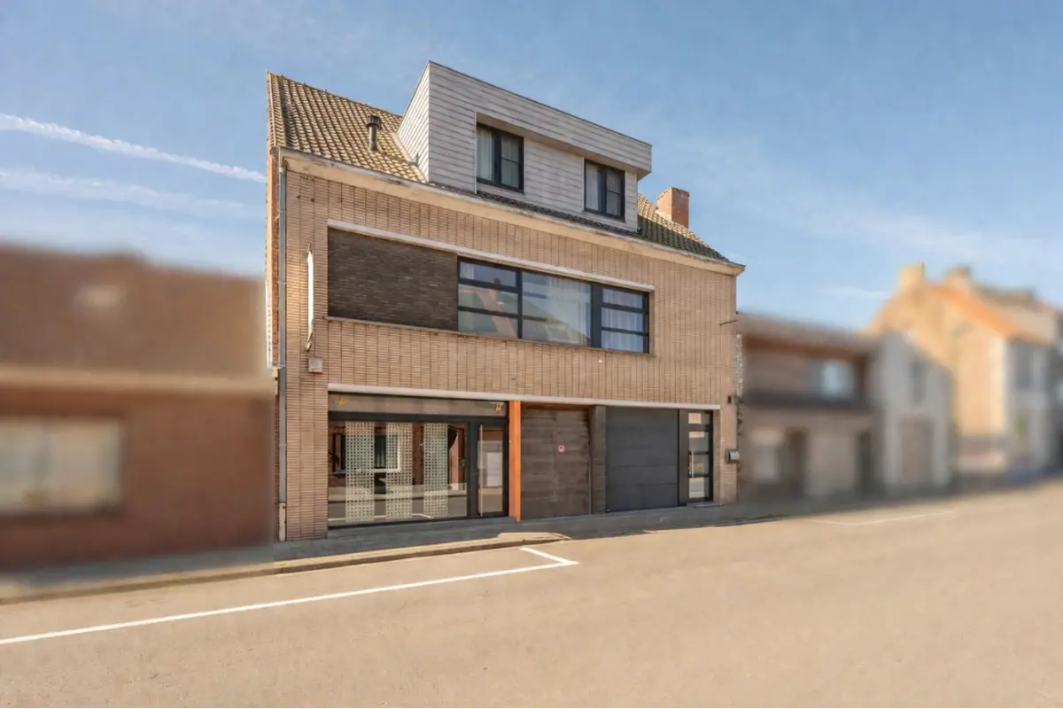 Mixgebouw te  koop in Oudenburg 8460 525000.00€ 3 slaapkamers 263.00m² - Zoekertje 751239