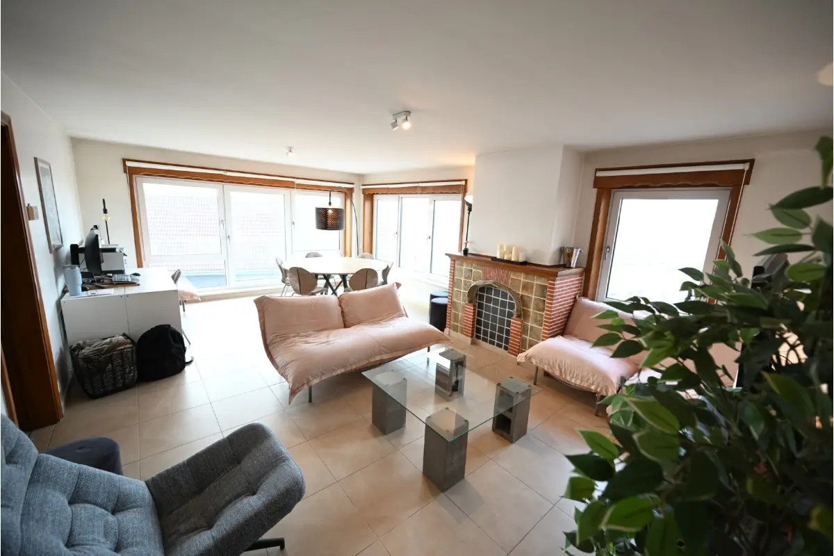 Appartement te  in Sint-Kruis 8310 890.00€ 3 slaapkamers m² - Zoekertje 751229