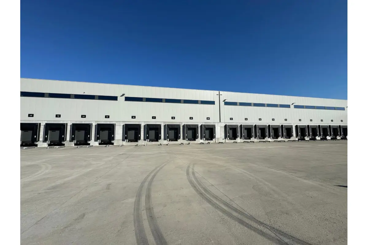 Handelszaak te  huur in Zeebrugge 8380 39940.00€  slaapkamers 7632.00m² - Zoekertje 751760
