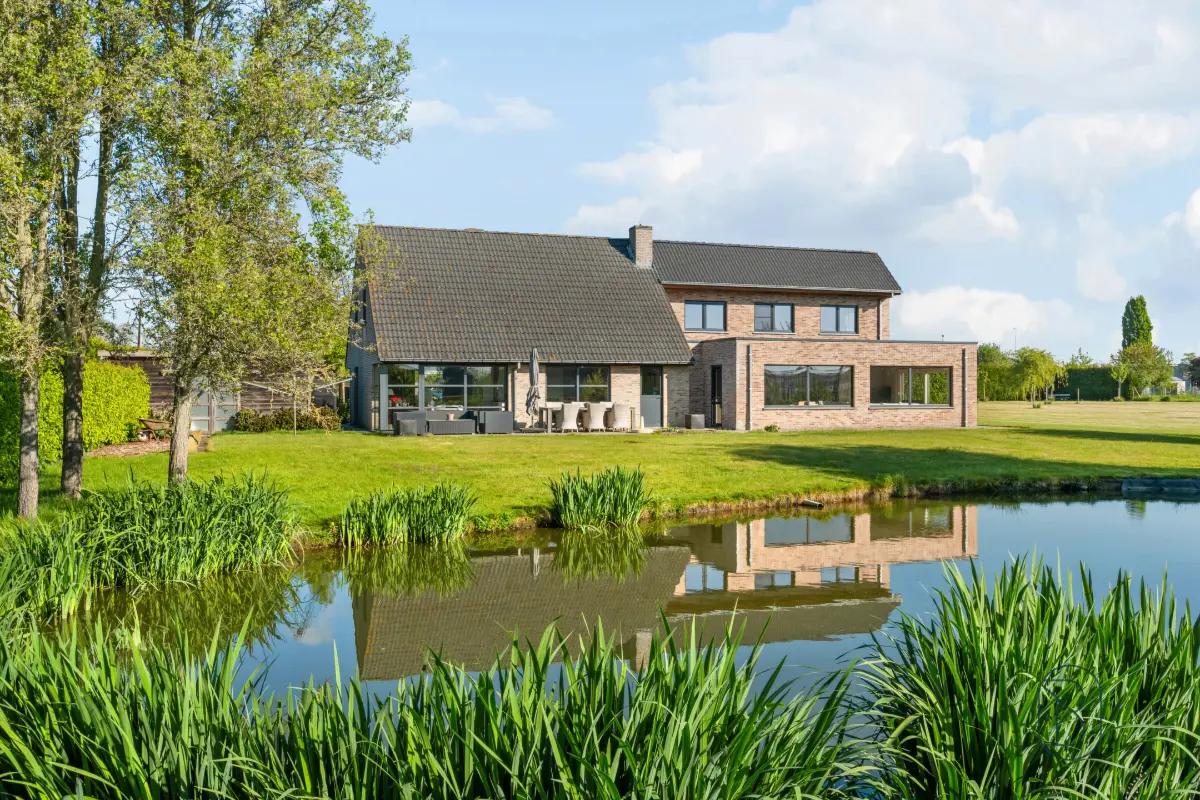 Huis te  koop in Sint-Eloois-Vijve 8793 0.00€ 4 slaapkamers 400.00m² - Zoekertje 752157