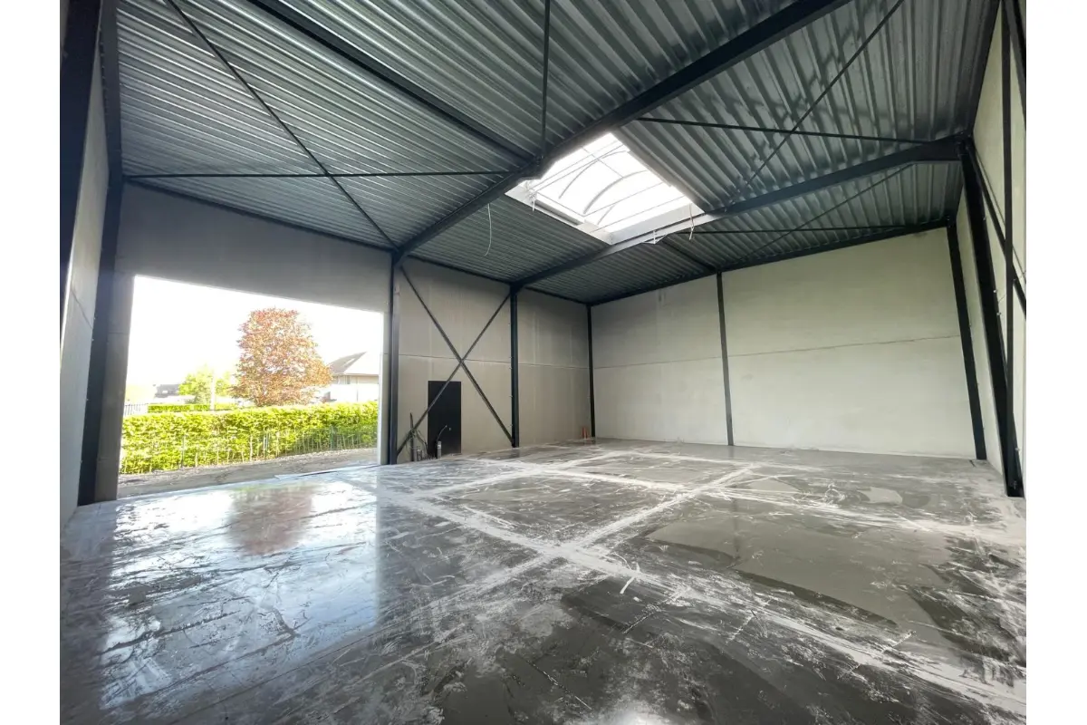 Handelszaak te  huur in Eernegem 8480 950.00€  slaapkamers 200.00m² - Zoekertje 754003