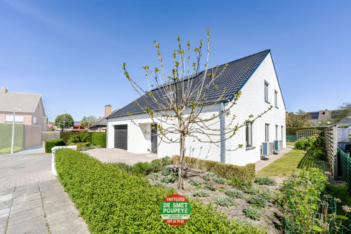 Villa te  koop in Assebroek 8310 949000.00€ 6 slaapkamers 200.00m² - Zoekertje 753538
