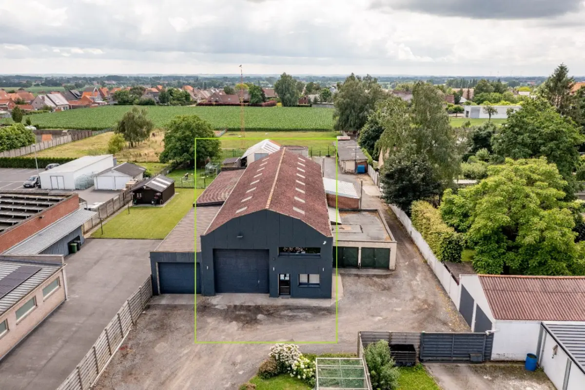 Handelszaak te  huur in Aarsele 8700 950.00€  slaapkamers m² - Zoekertje 754667