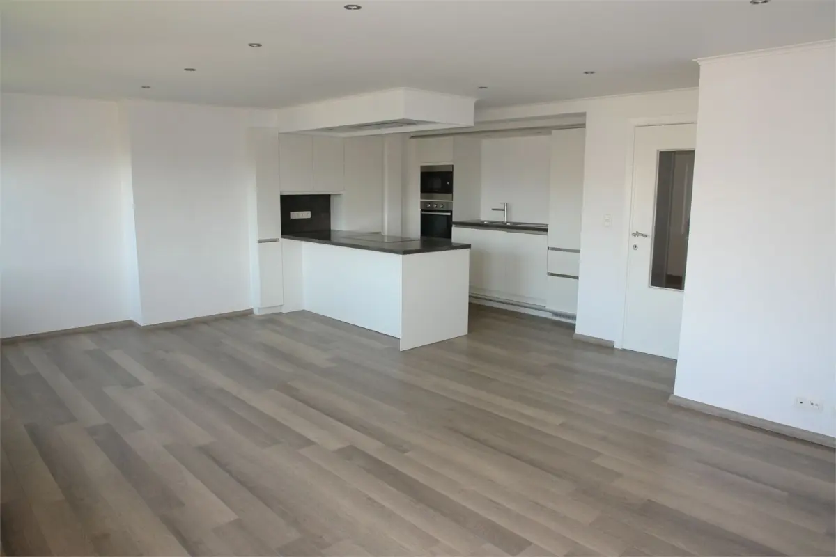 Appartement te  in Oostende 8400 850.00€ 3 slaapkamers 112.00m² - Zoekertje 755092