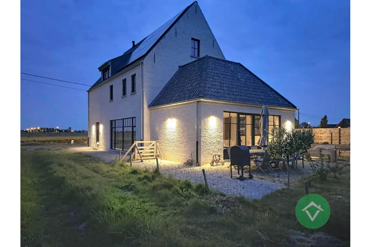 Huis te  koop in Kortemark 8610 945000.00€ 5 slaapkamers 295.00m² - Zoekertje 756341