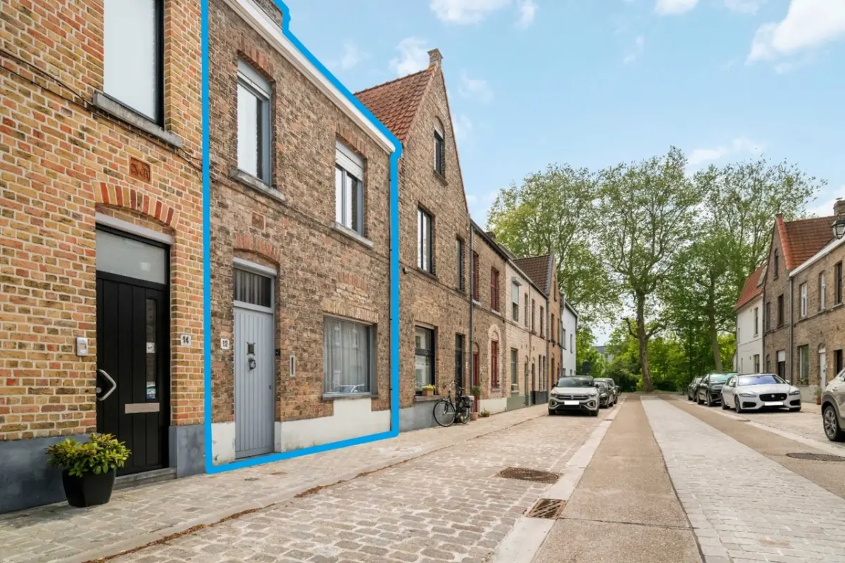 Huis te  koop in Brugge 8000 230000.00€ 3 slaapkamers m² - Zoekertje 756331