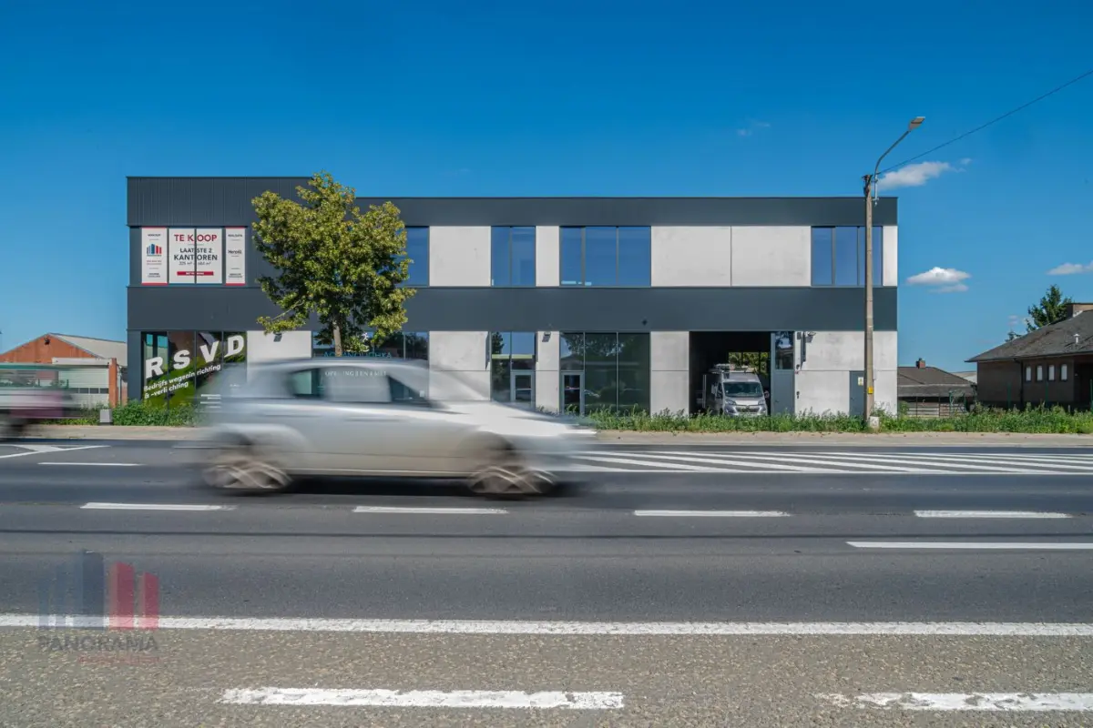 Handelszaak te  koop in Hooglede 8830 590000.00€  slaapkamers 359.00m² - Zoekertje 757305