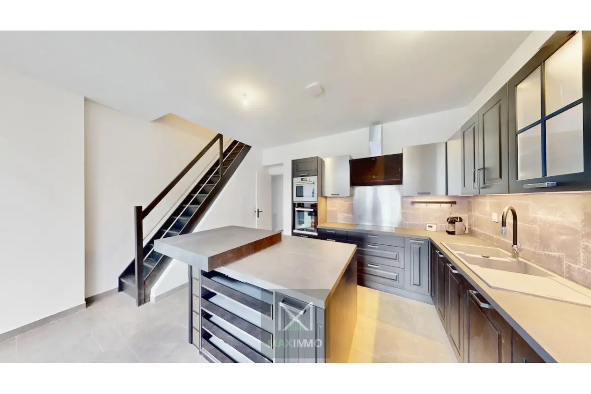 Huis te  koop in Lauwe 8930 0.00€ 3 slaapkamers 145.00m² - Zoekertje 757394