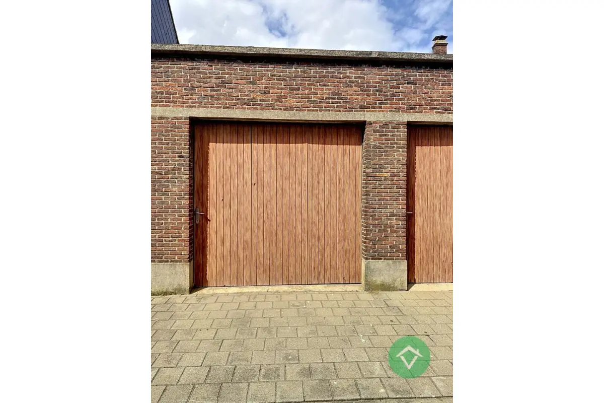 Parking & garage te  huur in Roeselare 8800 110.00€  slaapkamers m² - Zoekertje 757649