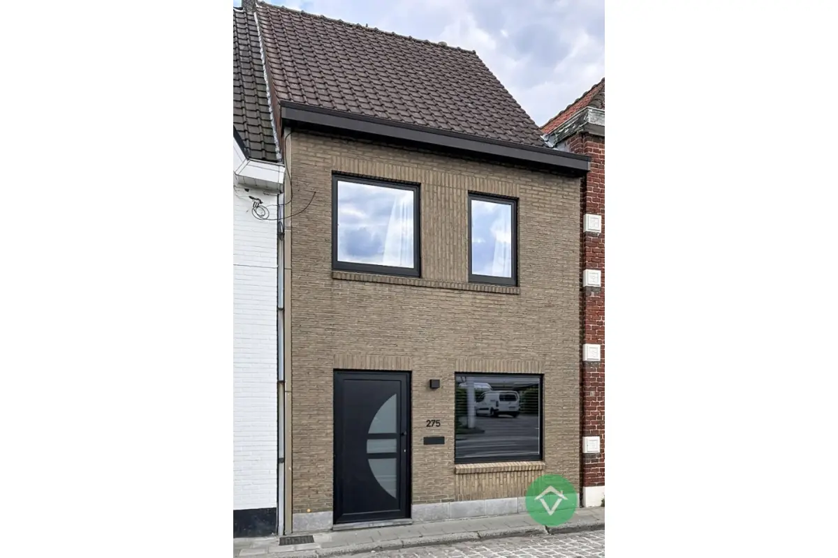 Huis te  huur in Roeselare 8800 975.00€ 4 slaapkamers 176.00m² - Zoekertje 757650