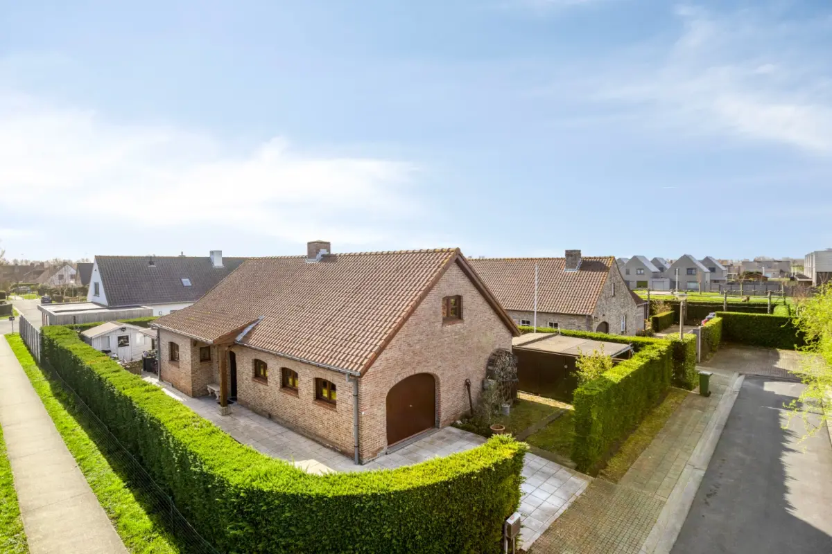Villa te  in Nieuwpoort 8620 490000.00€ 4 slaapkamers 180.00m² - Zoekertje 757702