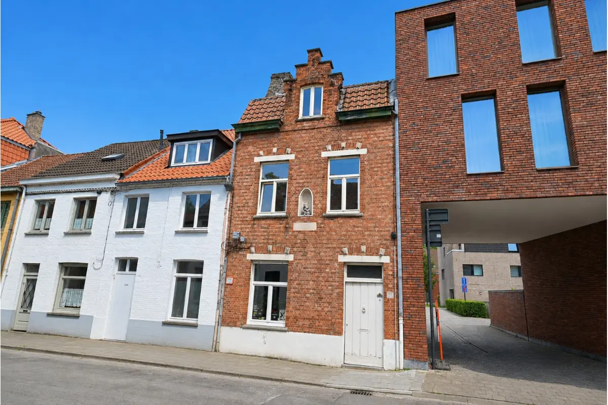 Huis te  koop in Brugge 8000 288000.00€ 3 slaapkamers 130.00m² - Zoekertje 757705