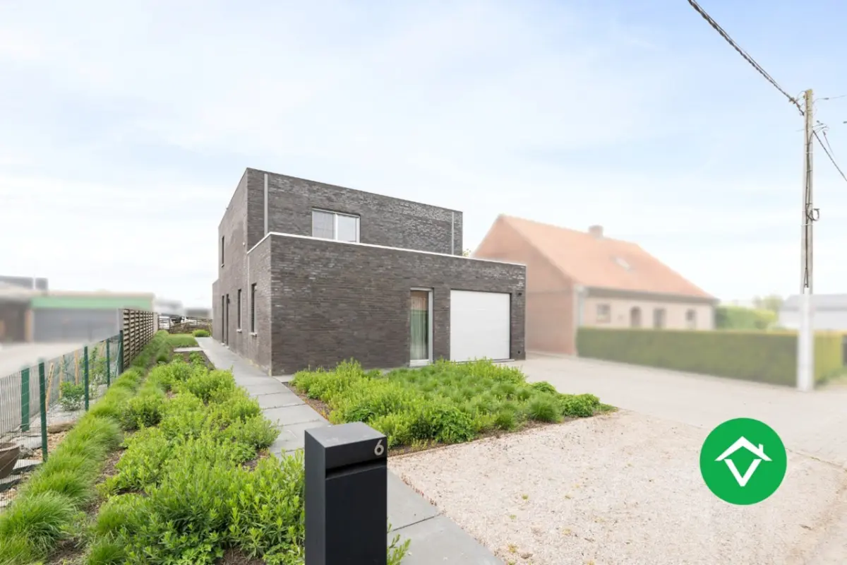 Huis te  koop in Torhout 8820 648000.00€ 4 slaapkamers 249.00m² - Zoekertje 757854