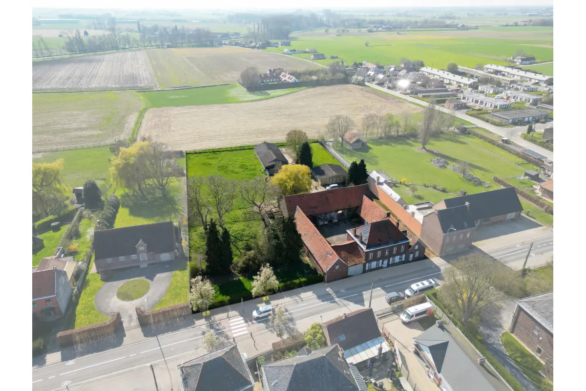 Bungalow te  in Spiere-Helkijn 8587 0.00€ 4 slaapkamers 226.00m² - Zoekertje 758521