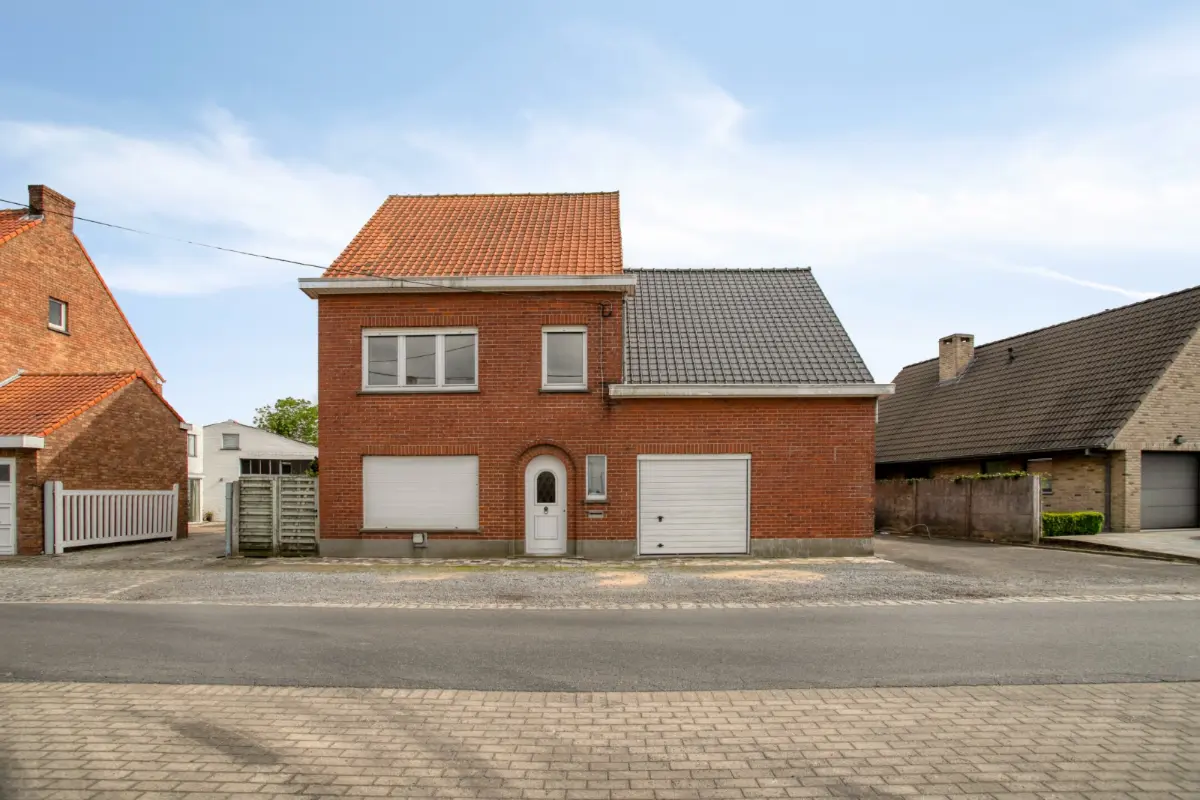 Huis te  koop in Ichtegem 8480 329000.00€ 3 slaapkamers 208.00m² - Zoekertje 758807