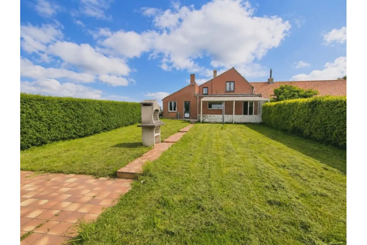 Huis te  koop in Houtem 8630 245000.00€ 3 slaapkamers m² - Zoekertje 758774