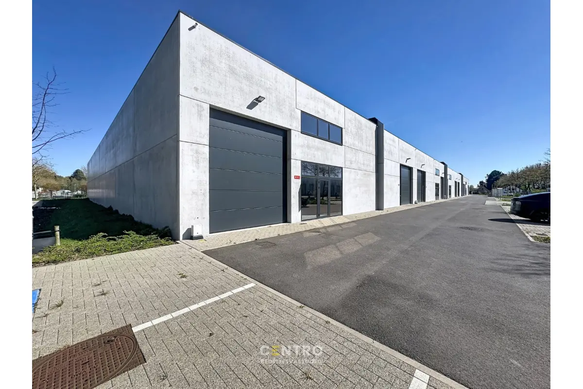 Handelszaak te  huur in Jabbeke 8490 1750.00€  slaapkamers 401.00m² - Zoekertje 759770