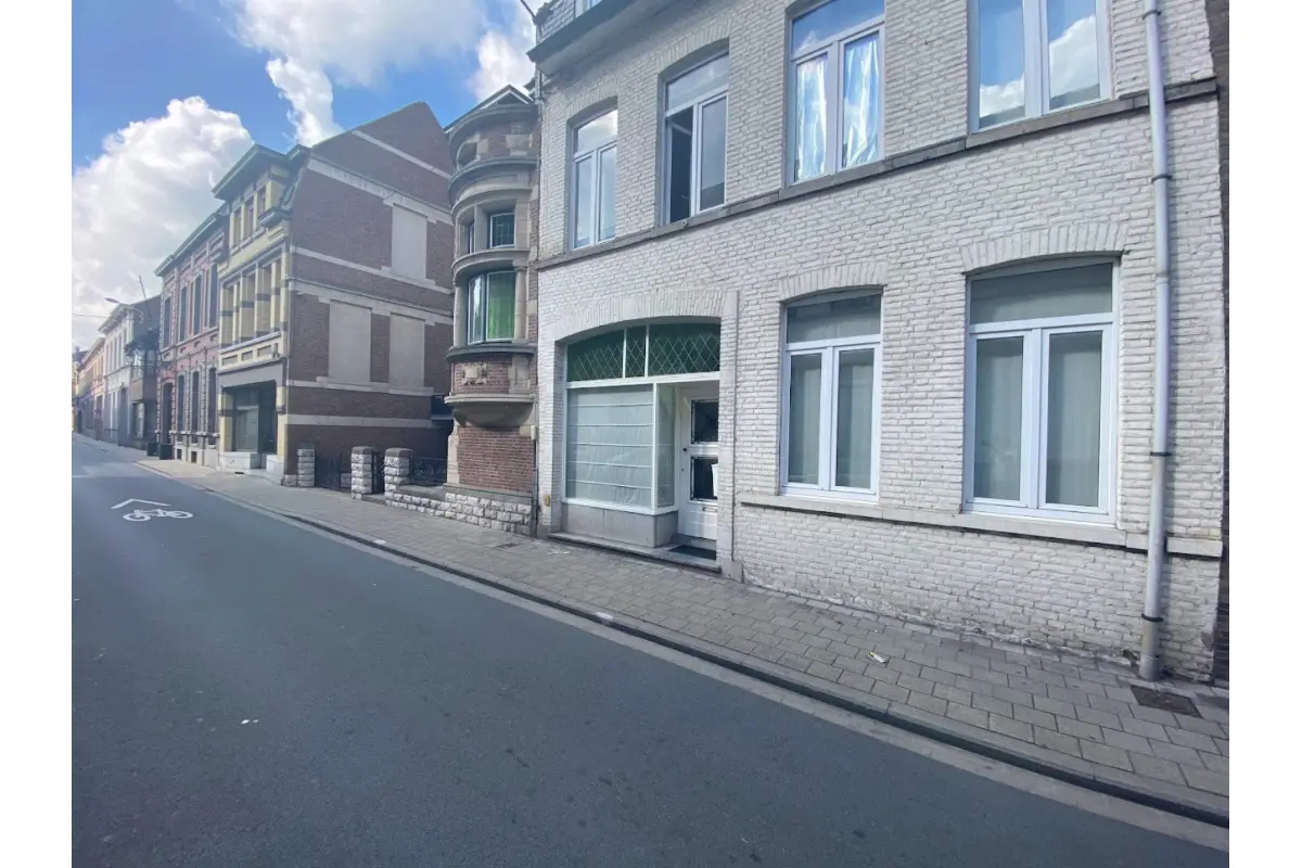 Mixgebouw te  koop in Izegem 8870 399000.00€ 7 slaapkamers 237.00m² - Zoekertje 759264