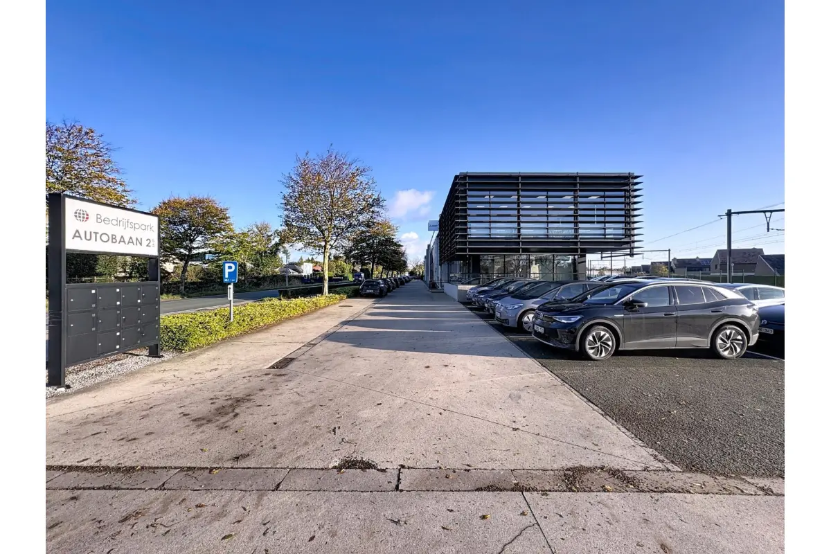 Handelszaak te  huur in Loppem 8210 0.00€  slaapkamers 380.00m² - Zoekertje 759752